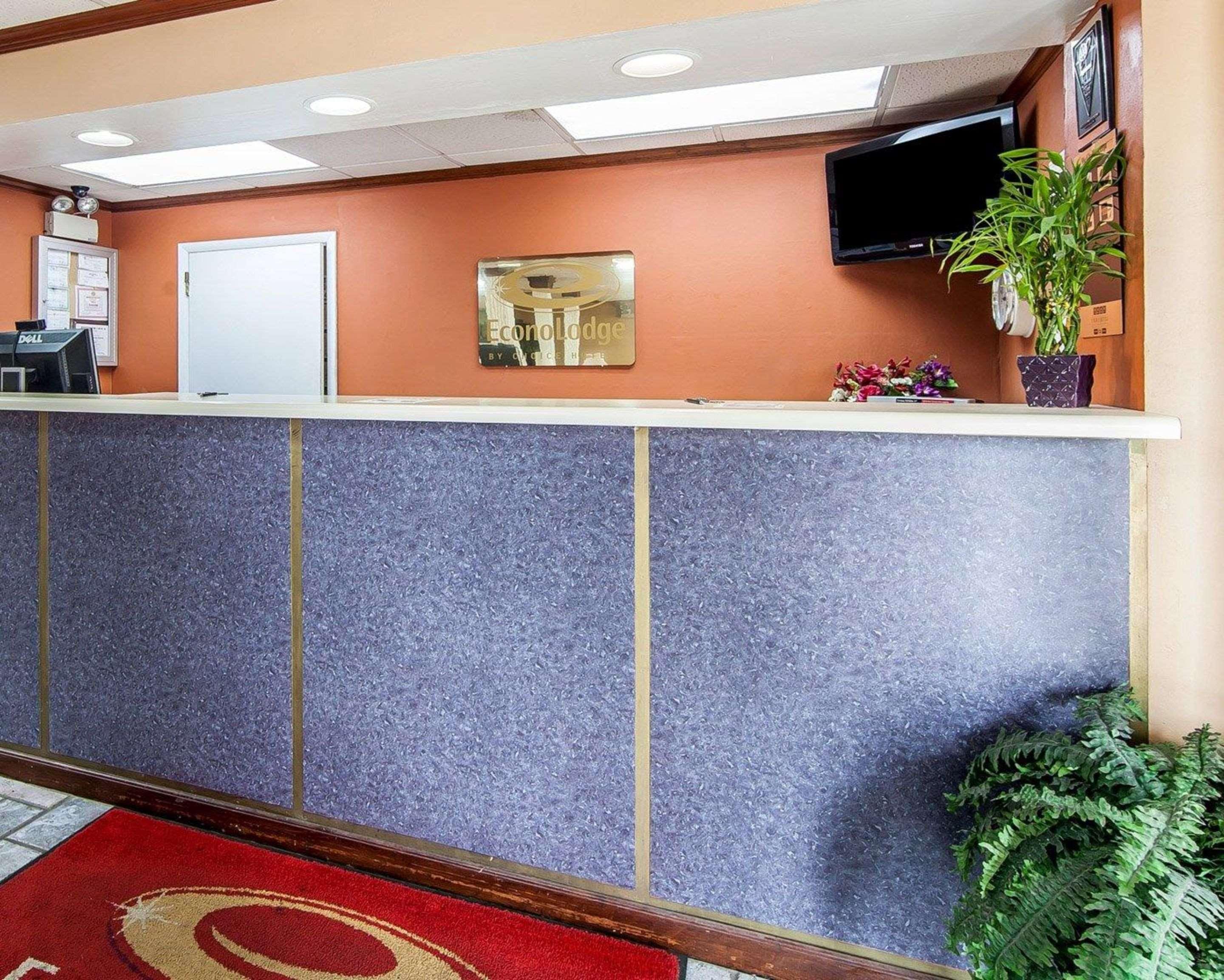 Econo Motel